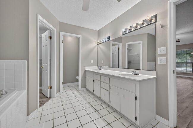 Building Photo - 3 Neptune Dr