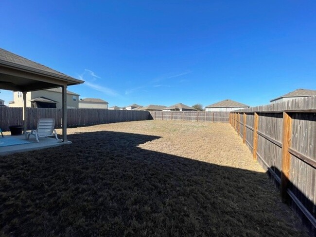 Building Photo - Super Nice Home! Southside of San Antonio/...