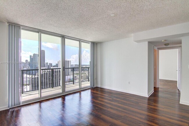 Building Photo - 1756 N Bayshore Dr