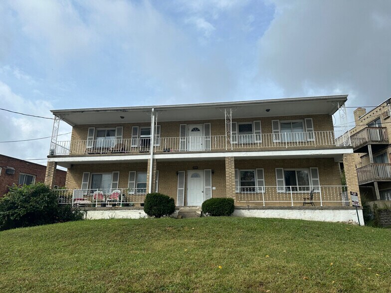 Primary Photo - 2729 Queen City Ave
