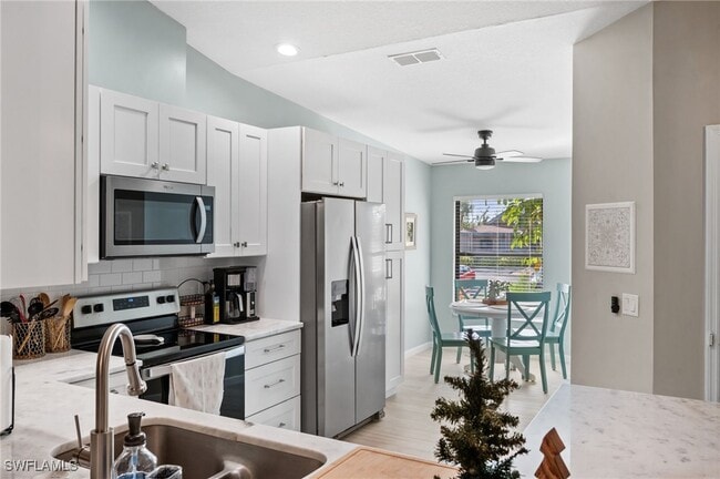 Building Photo - 17611 Marco Island Ln