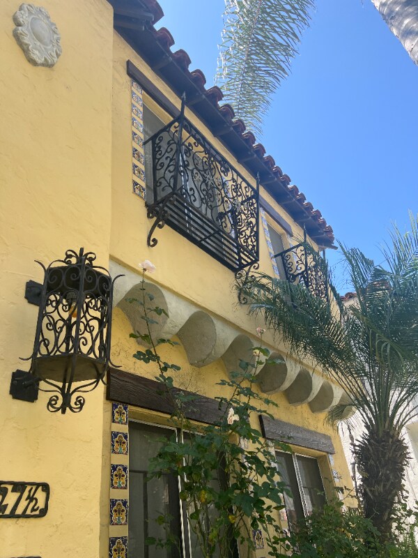 Building Photo - 325-327 S Detroit St