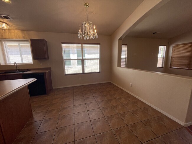 Building Photo - 10011 Calle Chulita NW