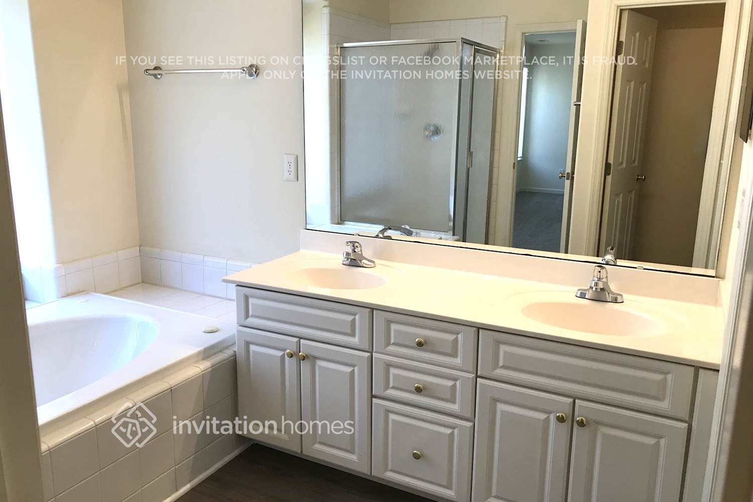 Building Photo - 10400 Neland St