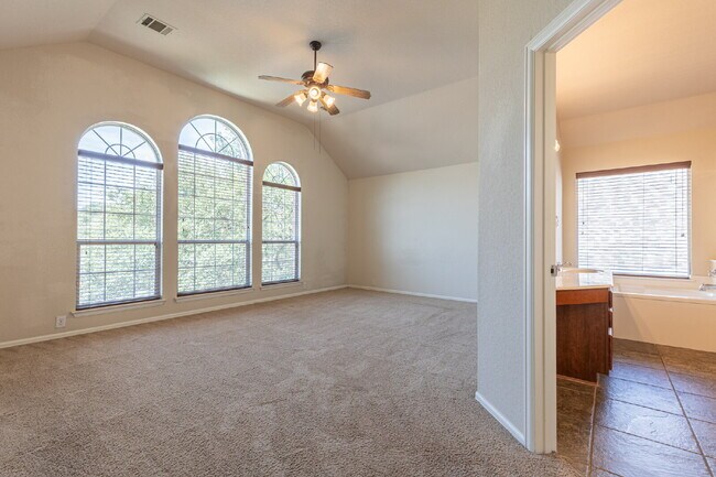 Building Photo - 1303 Alpine Pond