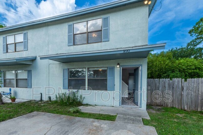 Primary Photo - 890 Hibiscus St