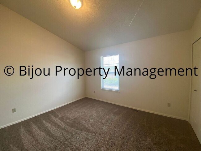 Building Photo - 2178 Giltshire Dr