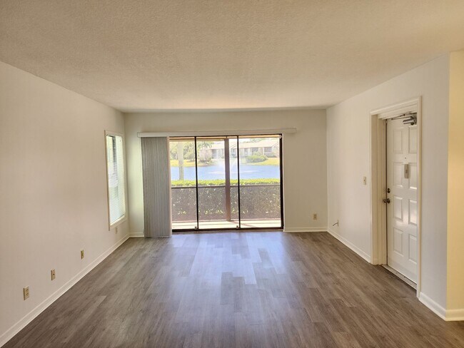 Building Photo - 2 BR 2 BA rental in the gated Pine Ridge c...