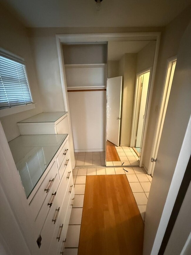 Building Photo - 2122 Williams St