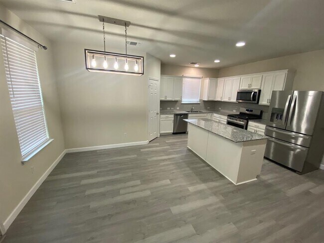 Building Photo - 97 Quarryman Dr