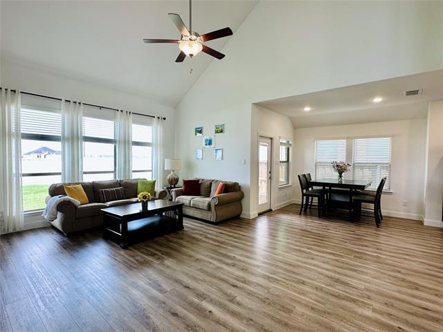 Building Photo - 16601 Hidden Cove Dr