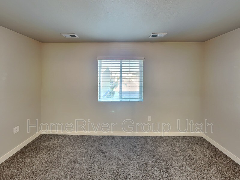 Building Photo - 8192 N Boulder Ln