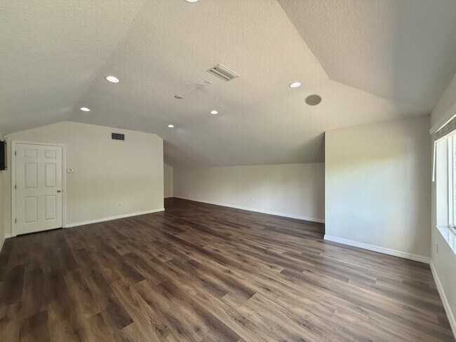 Building Photo - 15224 Kestrelrise Dr