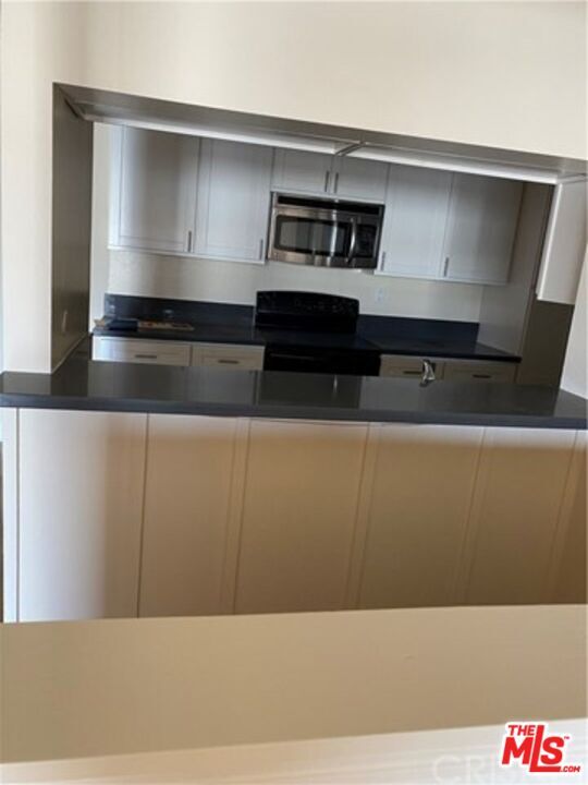 Building Photo - 5334 Lindley Ave