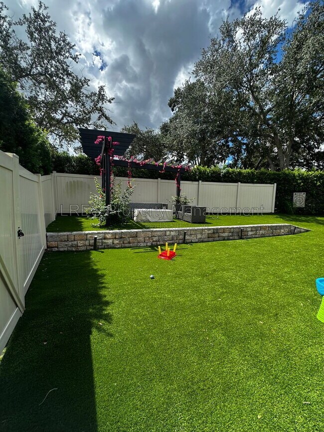 Building Photo - 1800 Bardmoor Hill Cir