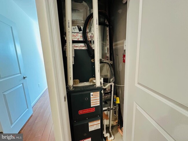 Building Photo - 22045 Broadway Ave