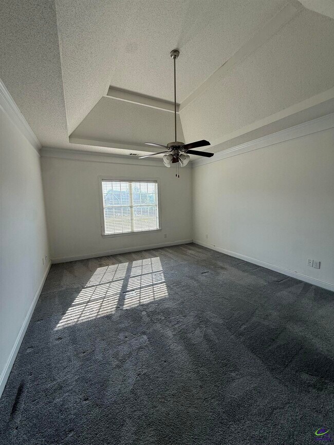 Building Photo - 136 Roseine Dr