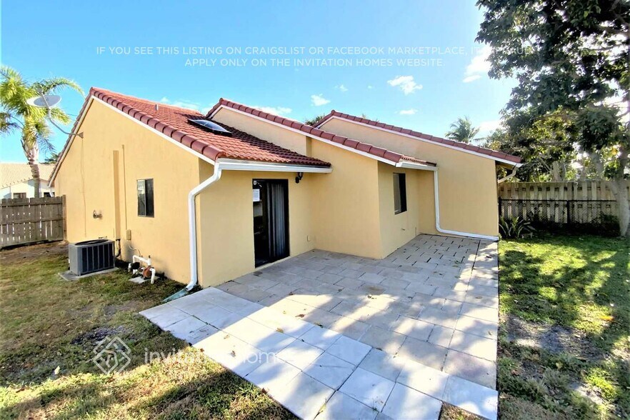 Building Photo - 6232 Country Fair Cir
