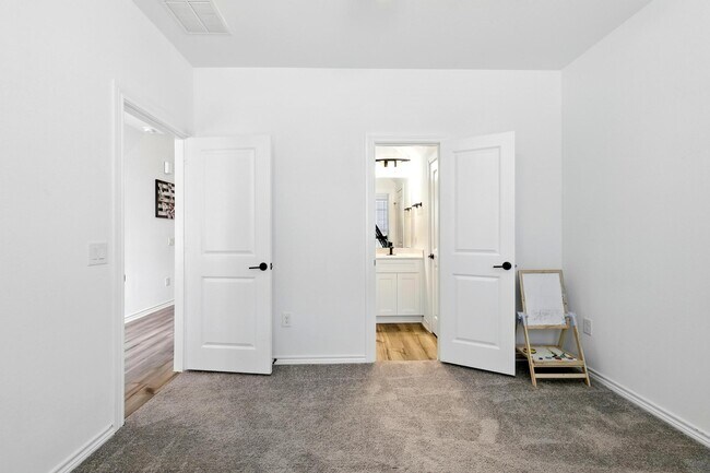 Building Photo - 15727 Rosemary Hl Ln