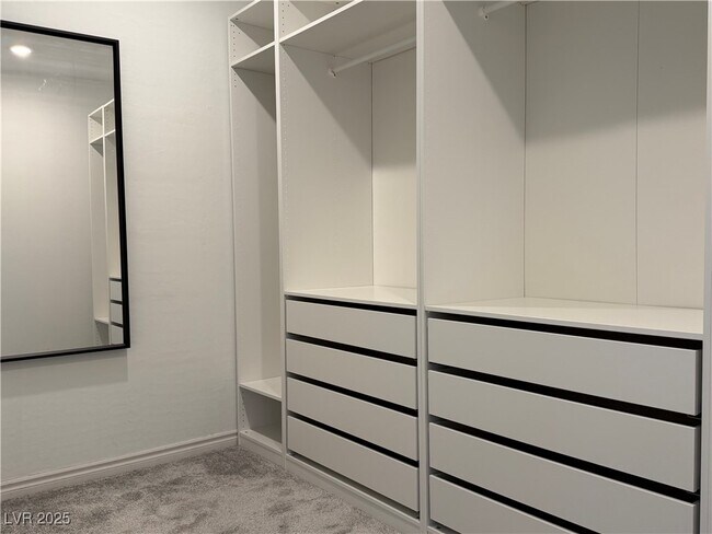 Building Photo - 8851 Flora Run Ave