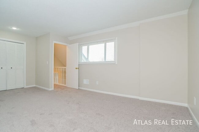 Building Photo - 9336 Greenway Ln