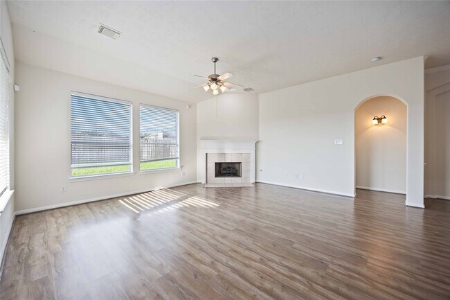 Building Photo - 24623 Blane Dr