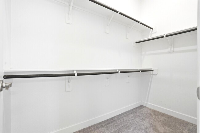 Building Photo - 2202 Mallow Ln