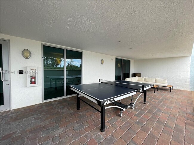 Building Photo - 2681 N Flamingo Rd
