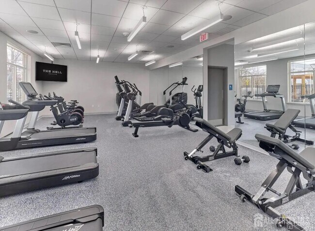 Building Photo - 735 Station Rd