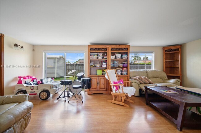 Building Photo - 1314 W 80th St
