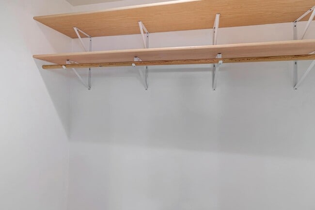 Building Photo - 123 Dunsmuir Way