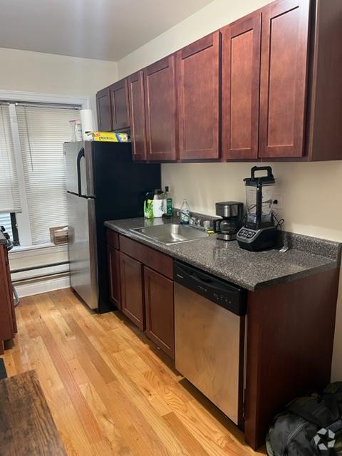 Building Photo - 0 bedroom in Chicago IL 60657