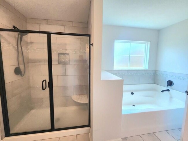 Building Photo - 734 Bancroft Dr