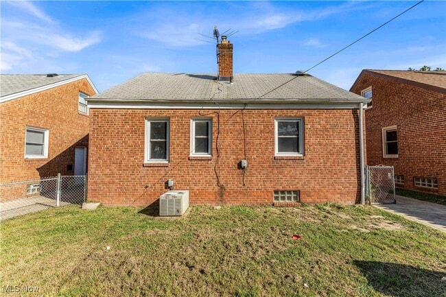 Building Photo - 2703 Hearthstone Rd