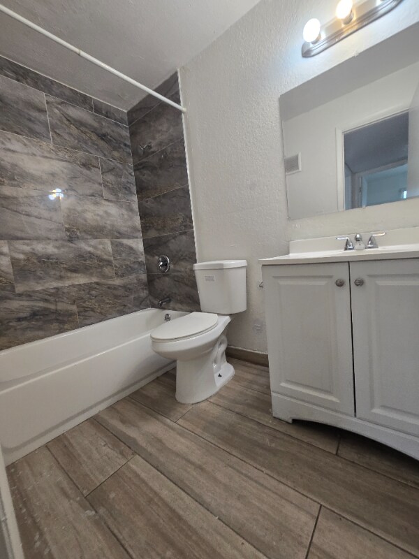 Building Photo - 2719 NW 39th Terrace