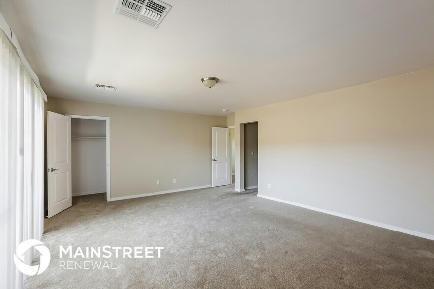 Building Photo - 2000 N 36th St