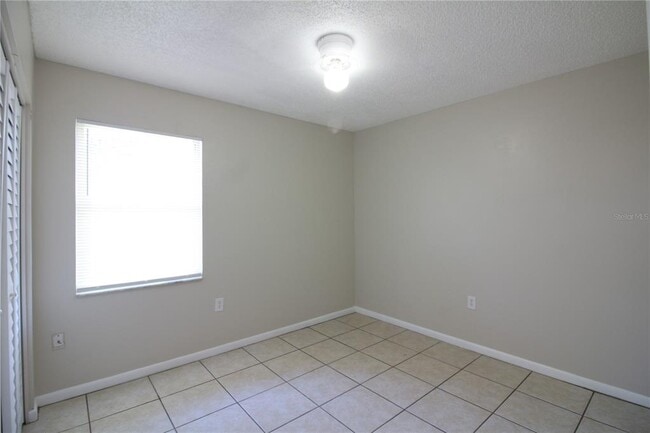 Building Photo - 4202 Sunny View Dr
