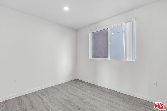 Building Photo - 3518 Chesapeake Ave