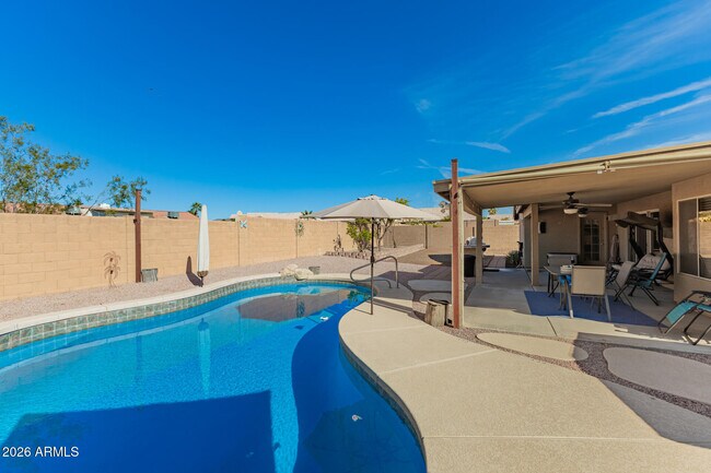 Building Photo - 6424 E Menlo St