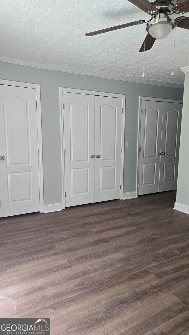 Building Photo - 391 Hidden Valley Dr SE