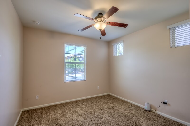 Building Photo - 8291 E Magee Hill Loop