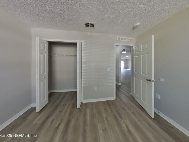 Building Photo - 4138 Clearbrook Cove Rd