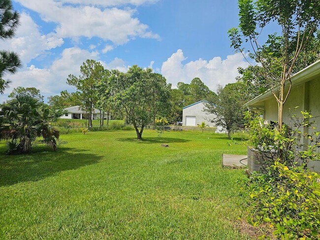 Building Photo - 17817 81st Ln N