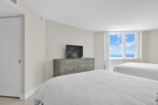 Building Photo - 500 S Ocean Blvd
