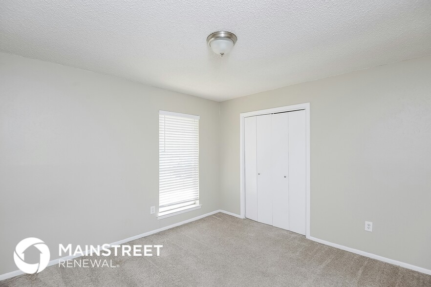 Building Photo - 8805 Main St