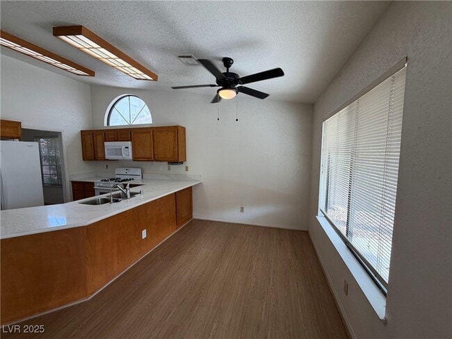 Building Photo - 6305 Crosswood Ave