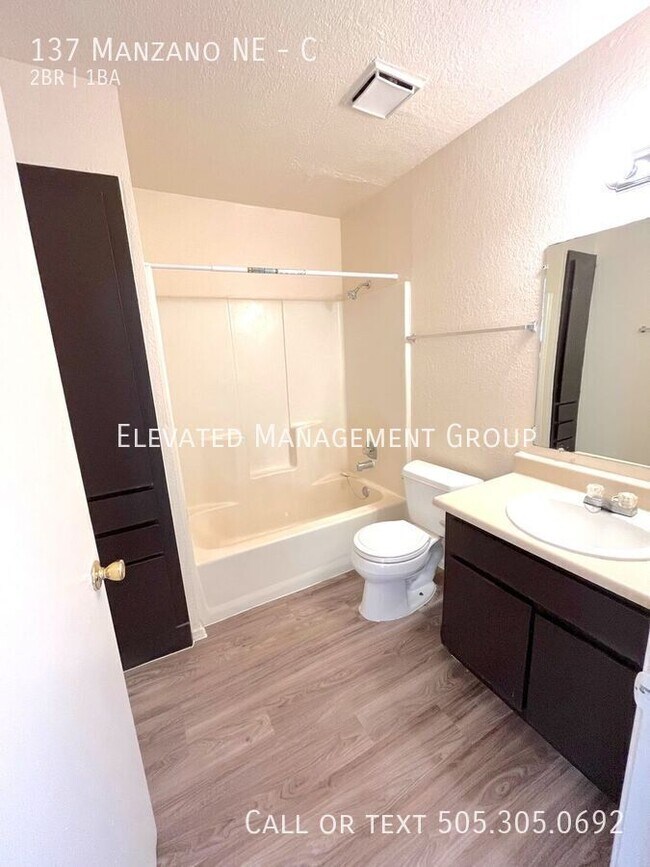 Building Photo - 137 Manzano St NE