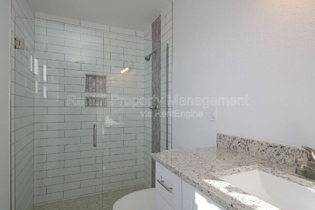 Building Photo - 1322 Miramar St