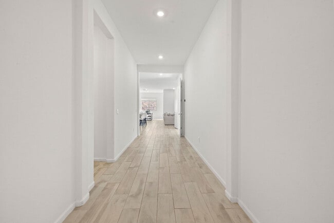 Building Photo - 17617 S Ridgerunner Dr