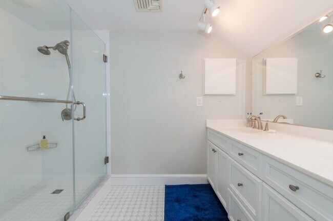 Building Photo - 7 Anawan Rd